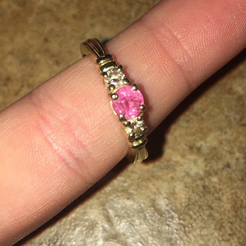 Stunning Pink Sapphire & Diamond Ring